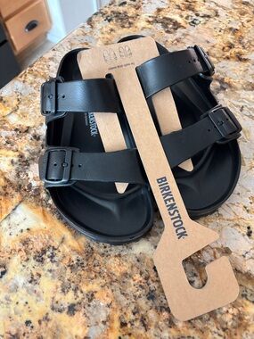 NWT- size 43 Birkenstock sandals